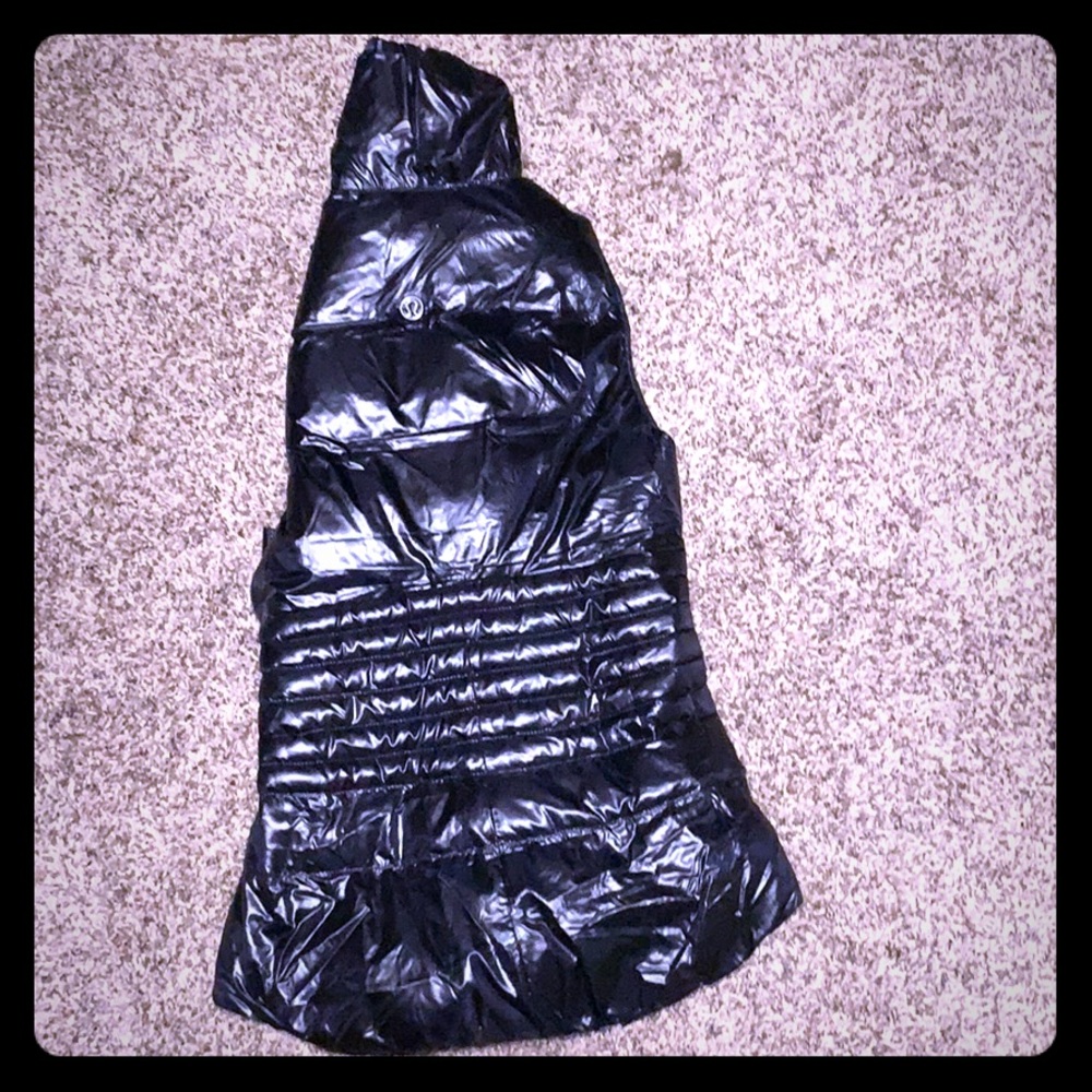 Lululemon black down vest.